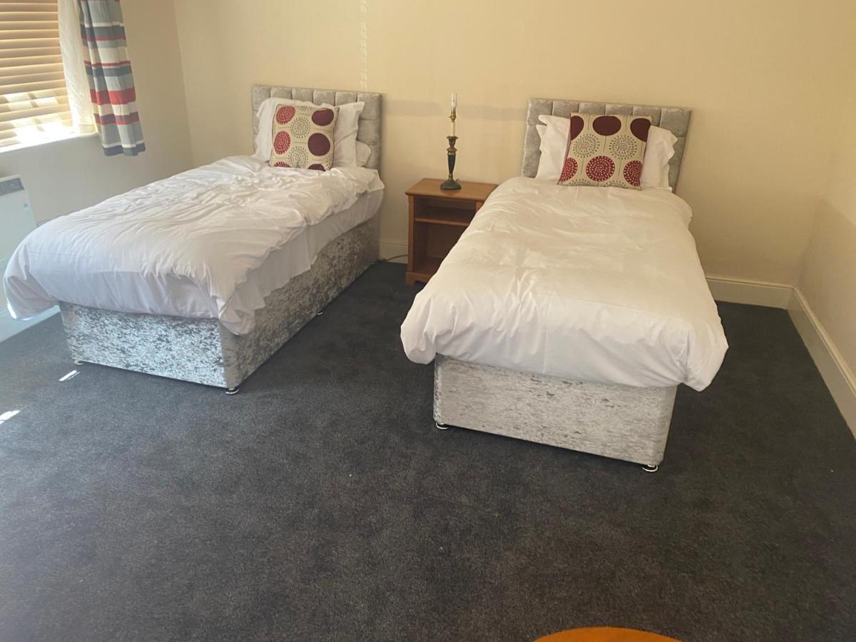 The Coach And Horses Bed and Breakfast Winchester Exteriör bild