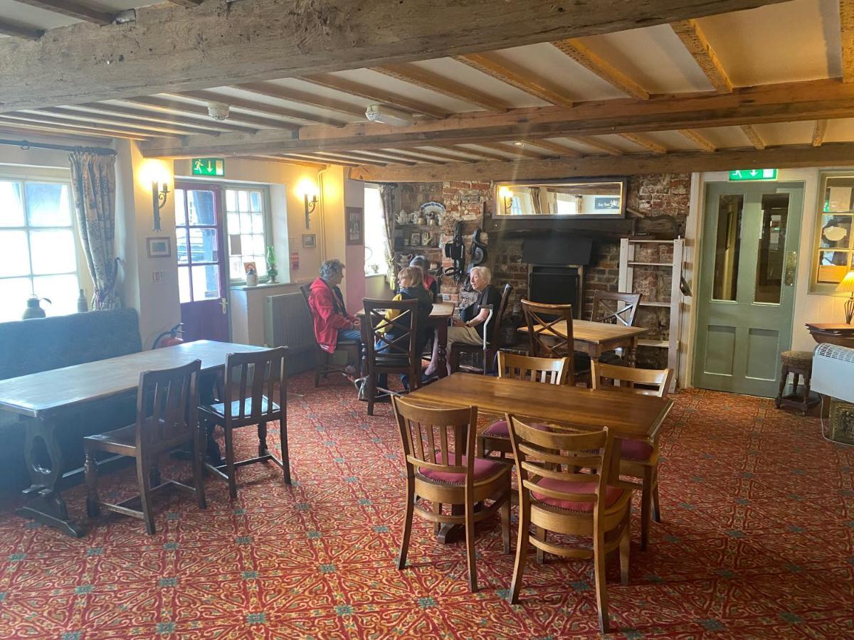 The Coach And Horses Bed and Breakfast Winchester Exteriör bild
