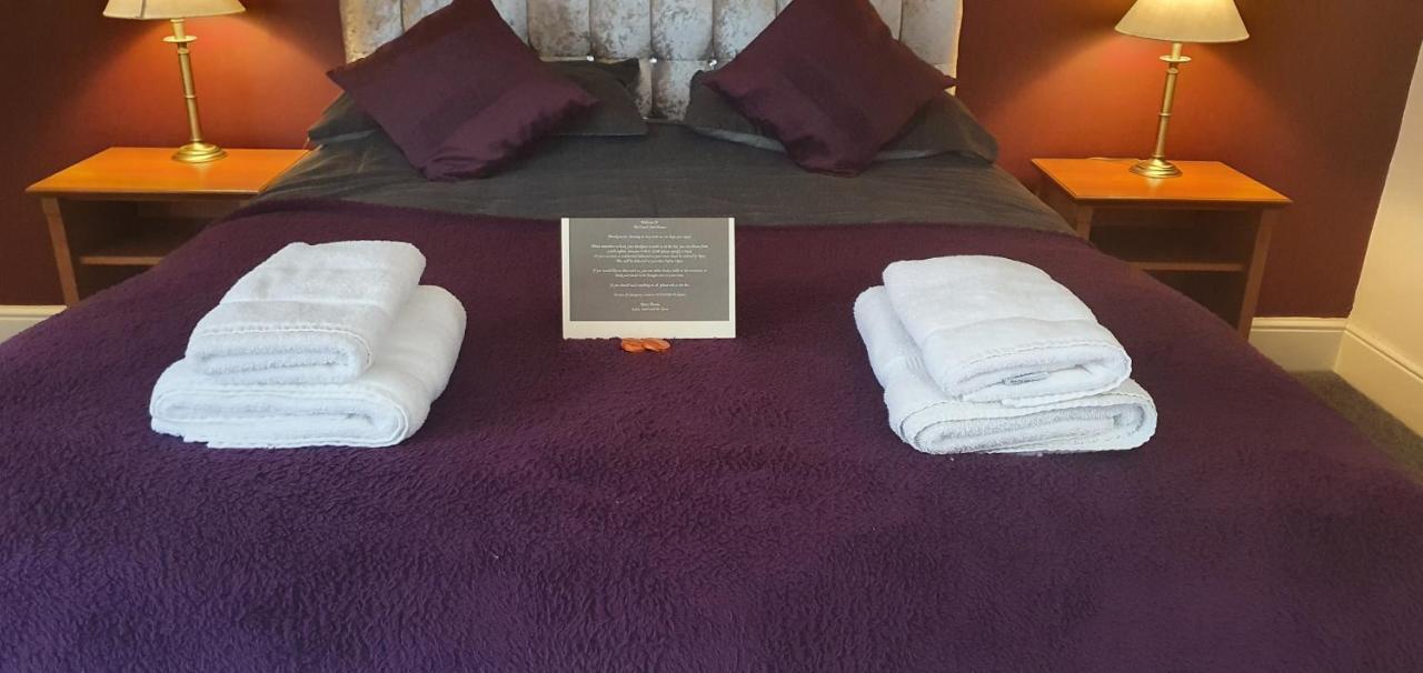 The Coach And Horses Bed and Breakfast Winchester Exteriör bild